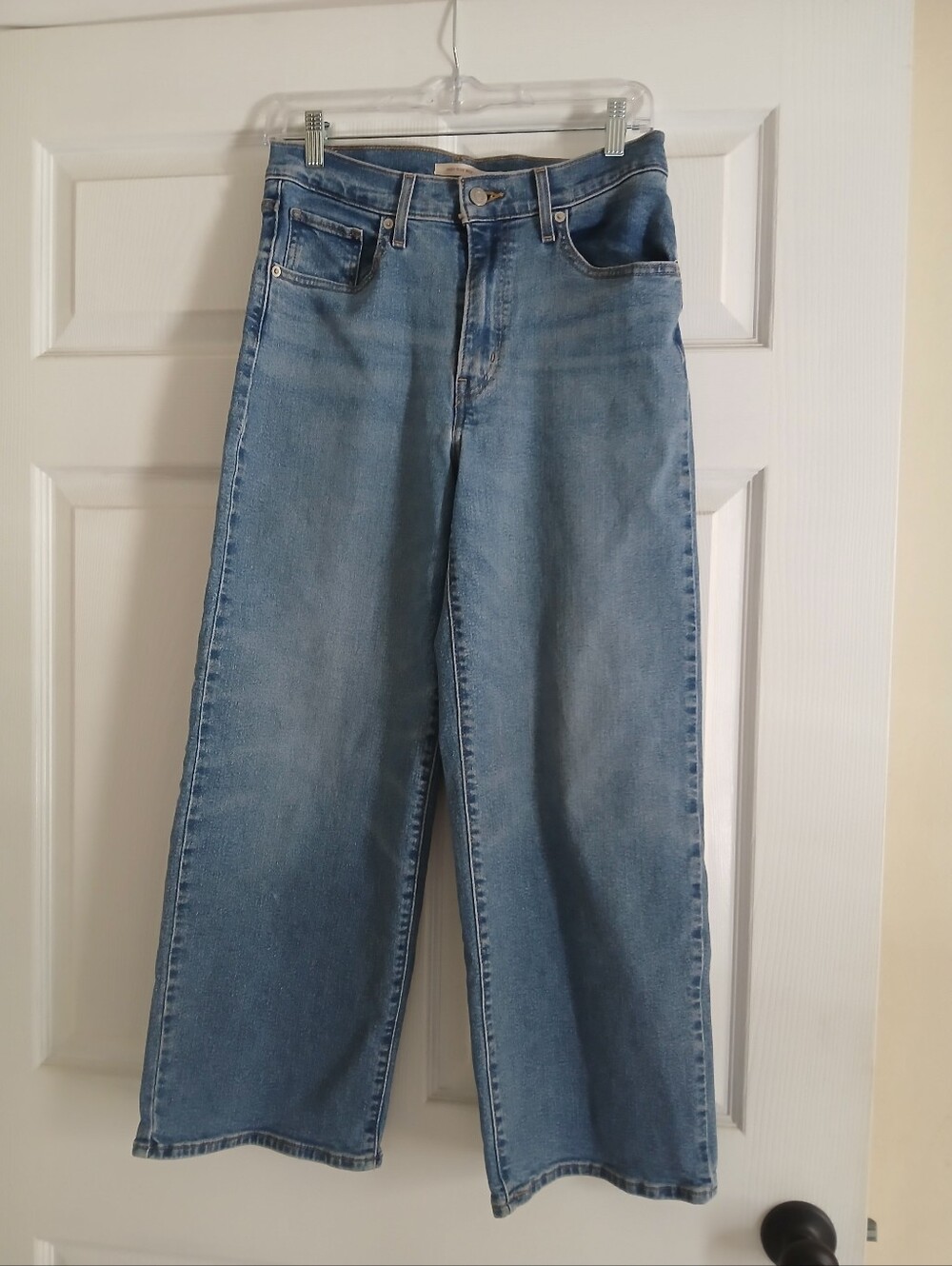 Levis Wide Leg Jeans Size 28